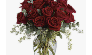 Traditional Dozen Roses In a Vase<br>